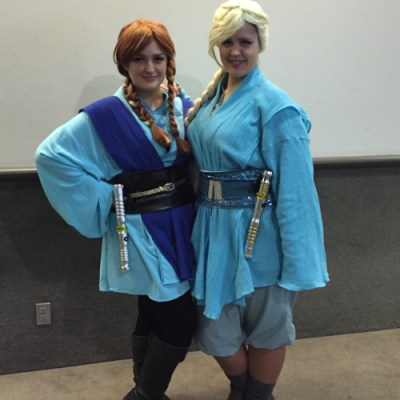 Frozen Jedi: Jedi Elsa and Jedi Anna&nbsp;Cosplay